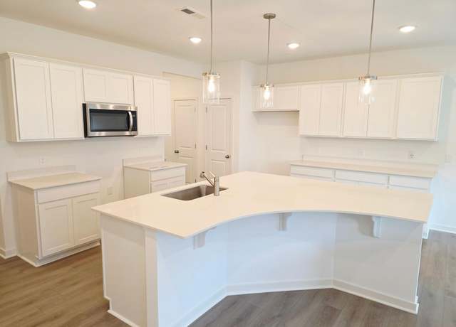 Property at 4724 Airlake Curv, Woodbury, MN 55129, 3 beds, 3 baths