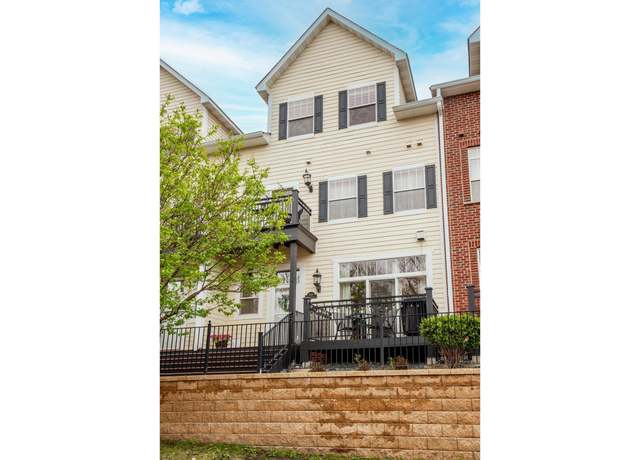 Property at 1586 Juno Ave #14, Saint Paul, MN 55116, 3 beds, 3 baths