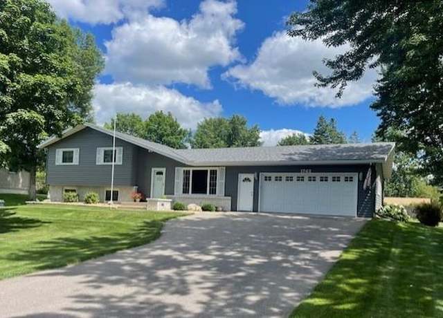 Property at 1742 Oak Rd, Saint Cloud, MN 56303, 3 beds, 2 baths
