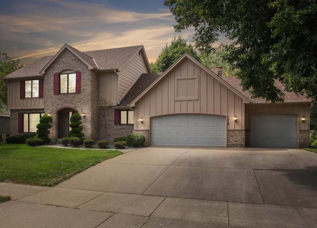 Property at 1318 W Royal Oaks Dr, Shoreview, MN 55126, 4 beds, 4 baths