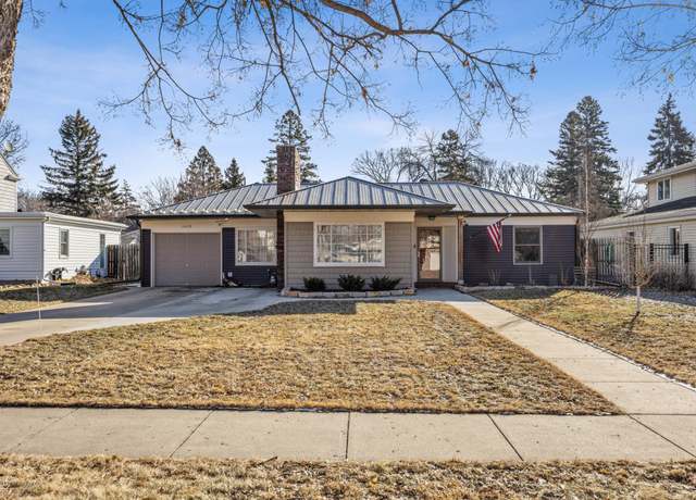 Property at 1618 10th St S, Fargo, ND 58103, 3 beds, 3 baths