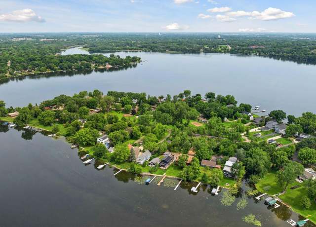 Property at 217 Peninsula Rd, Plymouth, MN 55441, 2 beds, 2 baths