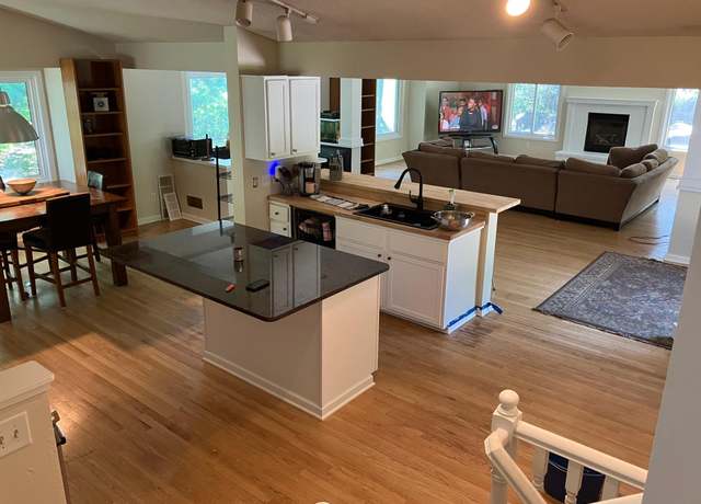 Property at 14405 Drumlin Ct, Apple Valley, MN 55124, 4 beds, 3 baths