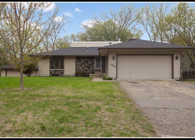 Property at 7028 Sally Ln, Edina, MN 55439, 5 beds, 3 baths