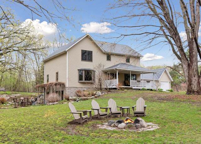 Property at 2040 Oriole Ave N, West Lakeland Twp, MN 55082, 5 beds, 4 baths