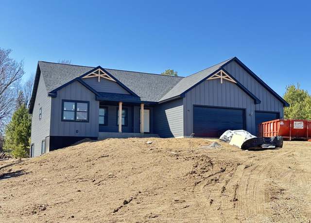 Property at 905 148th Ave, New Richmond, WI 54017, 3 beds, 2 baths