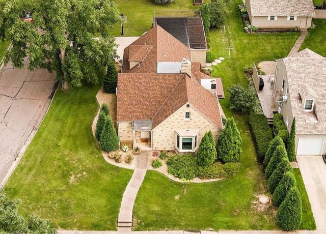 Property at 605 5th Ave SW, Faribault, MN 55021, 5 beds, 3 baths