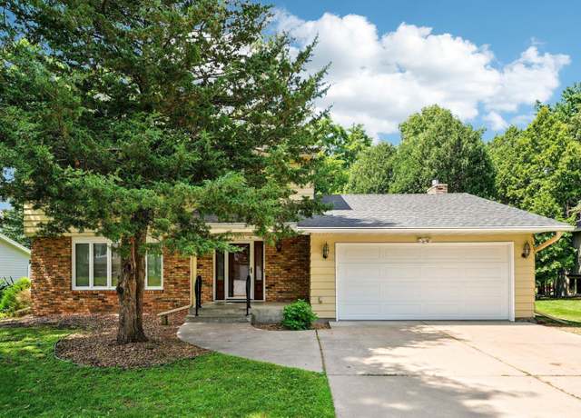 Property at 1935 Hythe St, Saint Paul, MN 55113, 4 beds, 2 baths