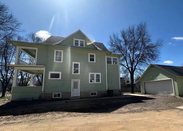 Property at 212 S Linton St, Blue Earth, MN 56013, 3 beds, 2 baths