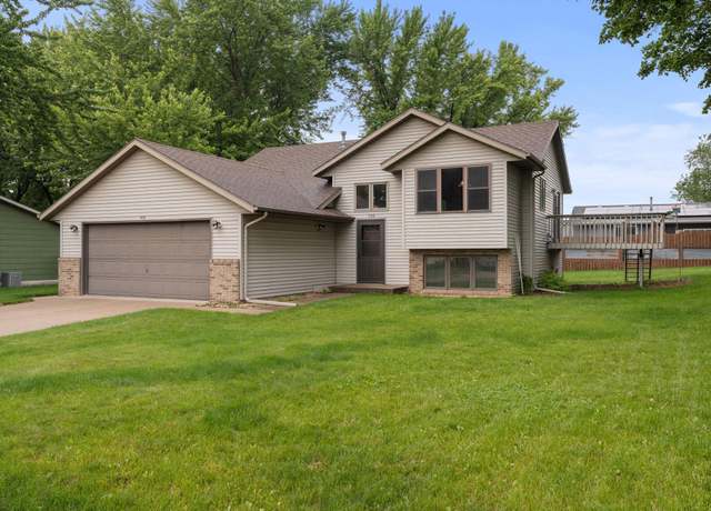 Property at 830 22nd St NE, Owatonna, MN 55060, 2 beds, 2 baths
