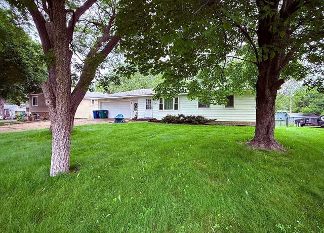 Property at 340 Ranchview Ln N, Plymouth, MN 55447, 3 beds, 1 bath