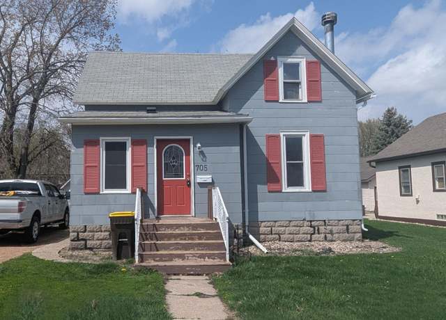 Property at 705 E 3rd St, Fairmont, MN 56031, 4 beds, 2 baths