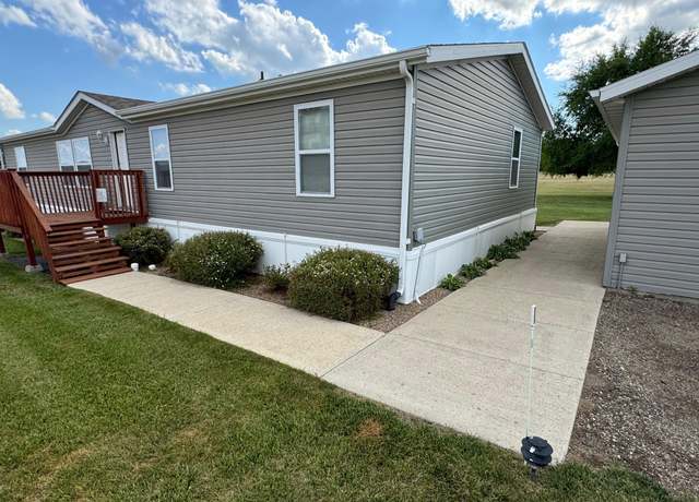 Property at 1405 48th St W, Williston, ND 58801, 4 beds, 2 baths
