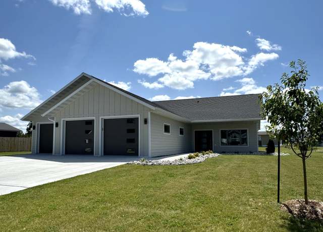 Property at 602 Lincoln St SE, Warroad, MN 56763, 3 beds, 2 baths