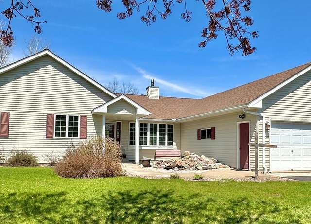 Property at 1979 104th St, New Richmond, WI 54017, 4 beds, 4 baths