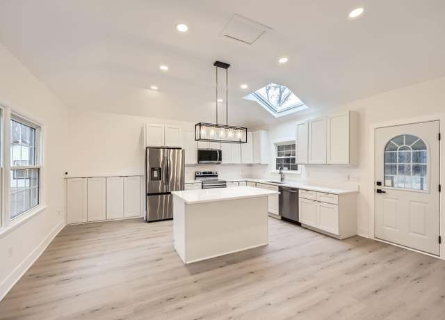 Property at 1300 6th Ave N, Orono, MN 55356, 4 beds, 3 baths