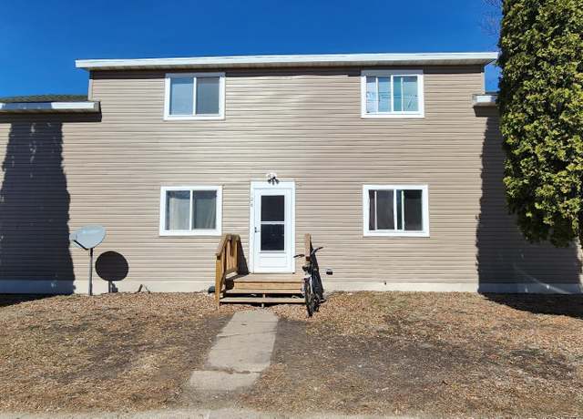 Property at 126 3rd Ave S, Wahpeton, ND 58075, 6 beds, 4 baths