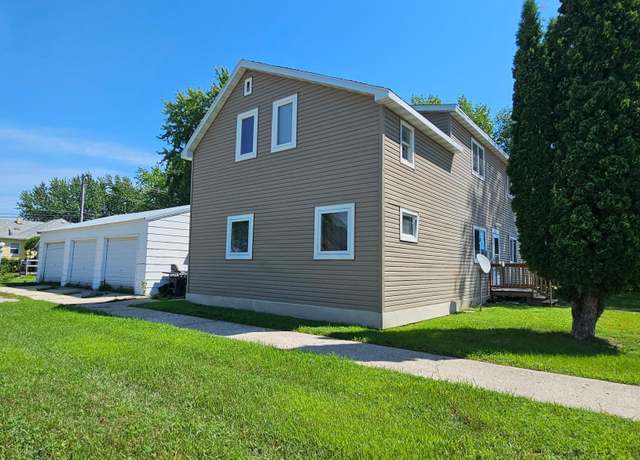 Property at 126 3rd Ave S, Wahpeton, ND 58075, 6 beds, 4 baths