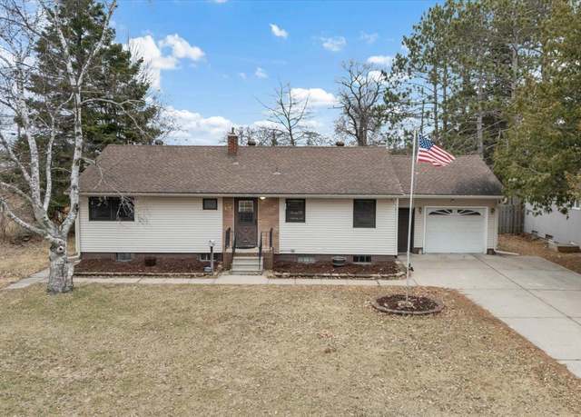 Property at 724 NE 7th Ave, Grand Rapids, MN 55744, 4 beds, 2 baths
