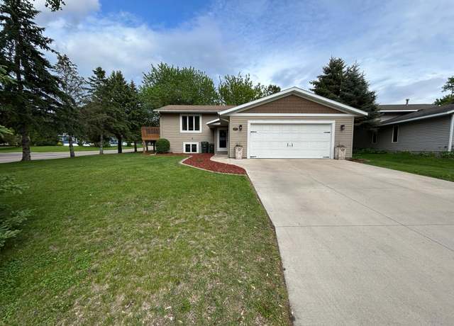 Property at 605 Park Island Dr SW, Hutchinson, MN 55350, 4 beds, 2 baths