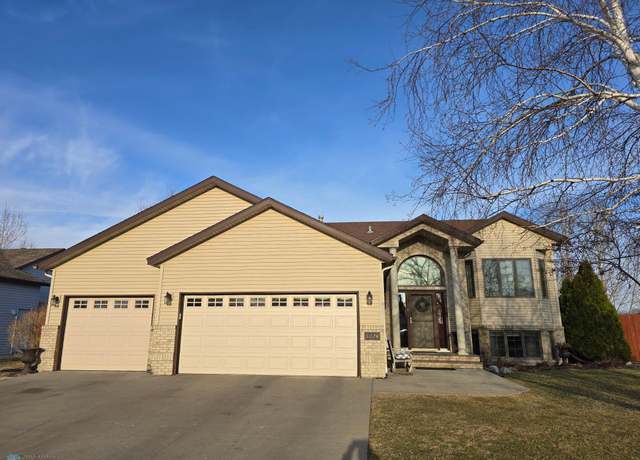 Property at 5526 14th St S, Fargo, ND 58104, 4 beds, 3 baths