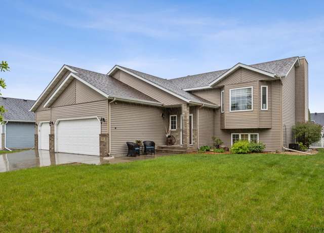 Property at 145 17th Ave W, West Fargo, ND 58078, 4 beds, 2 baths