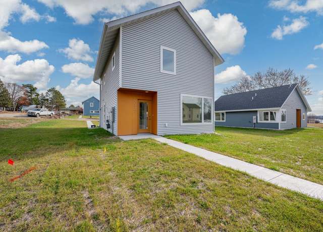 Property at 712 NW 8th Ave, Grand Rapids, MN 55744, 3 beds, 2 baths