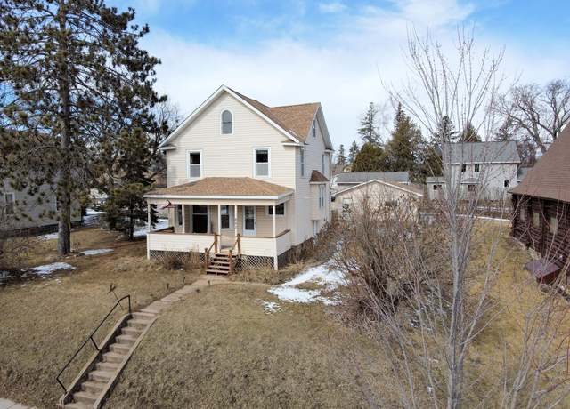 Property at 603 Cole St, Coleraine, MN 55722, 4 beds, 3 baths