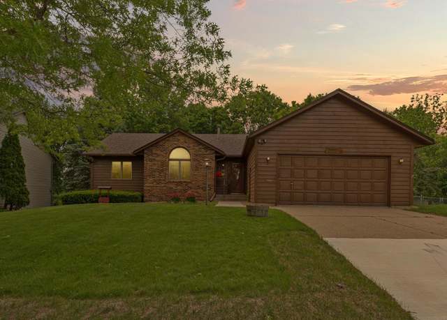 Property at 1213 Peterson Dr, Northfield, MN 55057, 4 beds, 3 baths