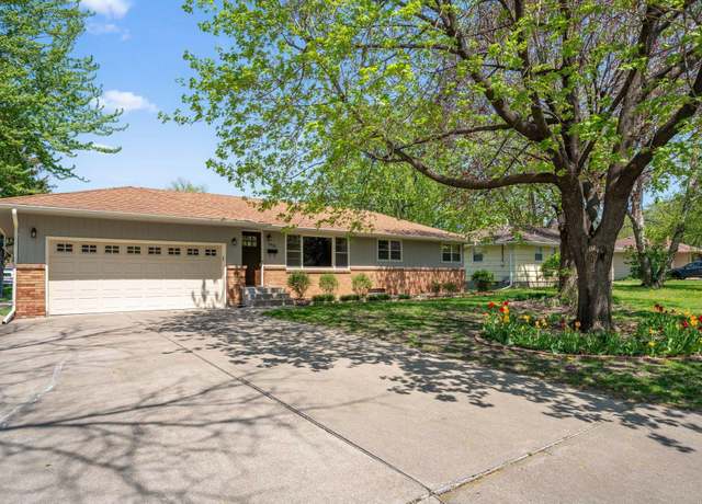 Property at 2801 32nd Ave NE, Saint Anthony, MN 55418, 3 beds, 2 baths