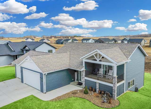 Property at 2005 Elk Run Dr SE, Pine Island, MN 55963, 4 beds, 3 baths