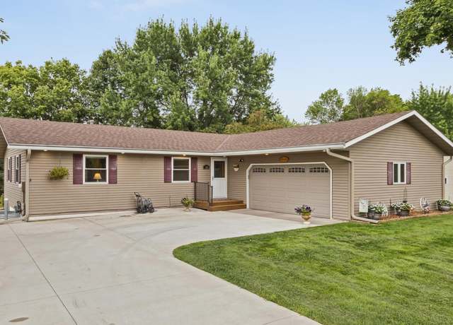 Property at 709 Ridge Dr SE, Saint Michael, MN 55376, 4 beds, 2 baths