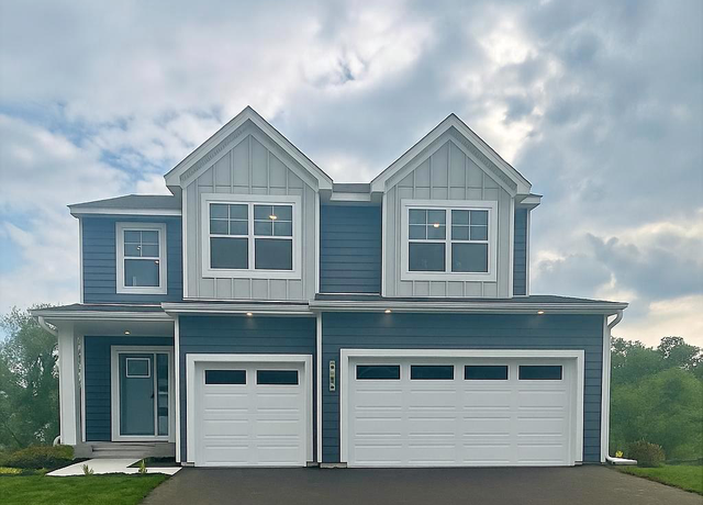Property at 7881 Austin Way, Inver Grove Heights, MN 55077, 5 beds, 4 baths