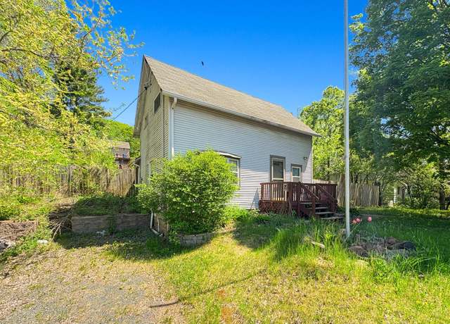 Property at 438 N Washington St, Saint Croix Falls, WI 54024, 3 beds, 1 bath