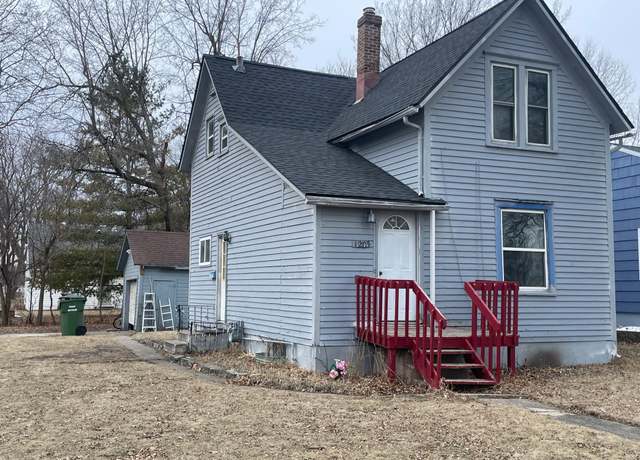 Property at 1203 Apel Ave, Worthington, MN 56187, 3 beds, 2 baths
