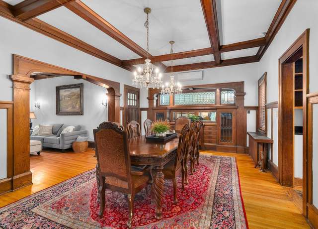 Property at 904 Lincoln Ave, Saint Paul, MN 55105, 5 beds, 4 baths