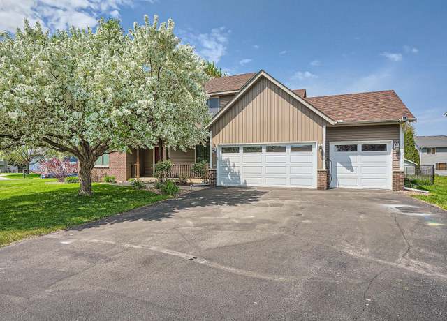 Property at 2907 Asarum Ct, Shakopee, MN 55379, 4 beds, 3 baths