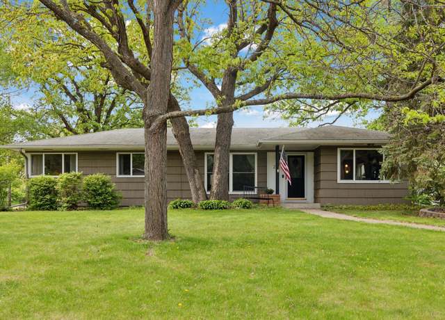 Property at 2111 Oakridge Rd, Stillwater, MN 55082, 5 beds, 3 baths