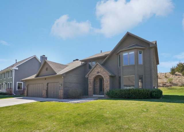 Property at 10847 Jackson Dr, Eden Prairie, MN 55347, 5 beds, 4 baths