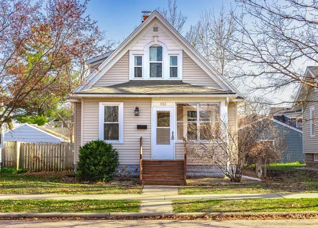 Property at 882 Bayard Ave, Saint Paul, MN 55102, 3 beds, 2 baths