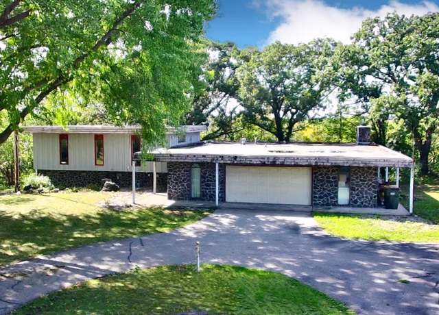Property at 1004 S Ramsey St, Redwood Falls, MN 56283, 4 beds, 3 baths