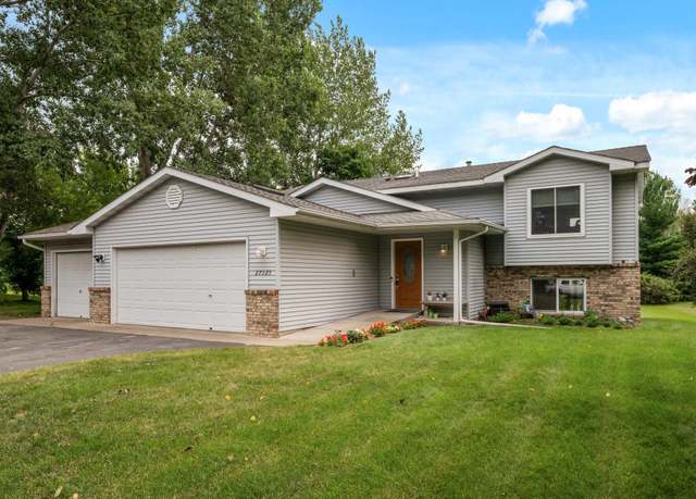 Property at 27325 Felton Ave, Wyoming, MN 55092, 4 beds, 2 baths