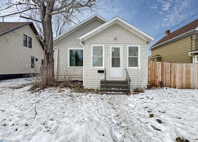 Property at 906 12th St N, Fargo, ND 58102, 2 beds, 1 bath