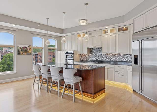 Property at 501 Main St N #404, Stillwater, MN 55082, 2 beds, 3 baths