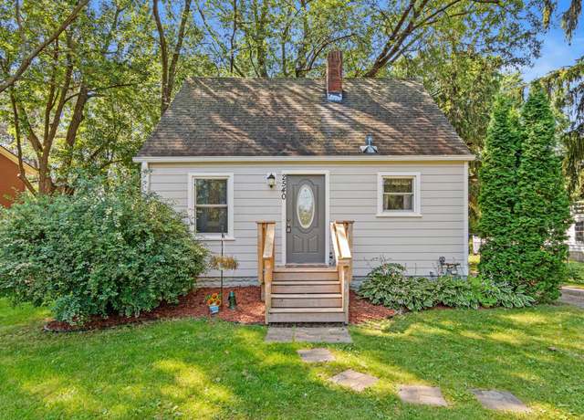 Property at 2540 Stillwater Rd E, Maplewood, MN 55119, 2 beds, 1 bath
