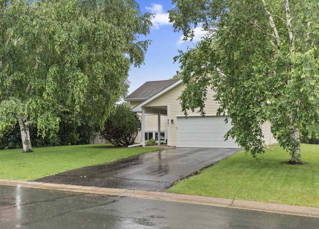 Property at 861 Lake Susan Dr, Chanhassen, MN 55317, 5 beds, 2 baths