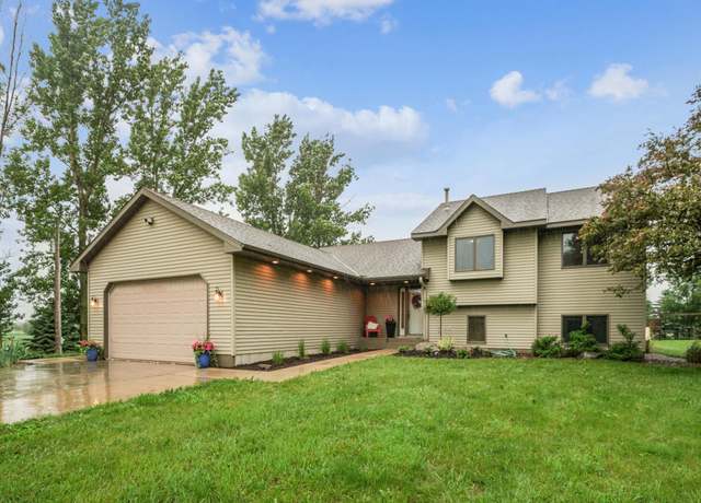 Property at 1850 Wagon Ave, Mayer, MN 55360, 4 beds, 3 baths