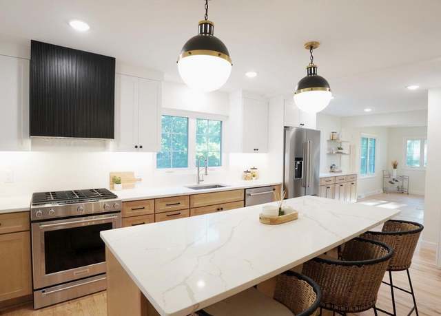 Property at 5317 Maddox Ln, Edina, MN 55436, 4 beds, 3 baths