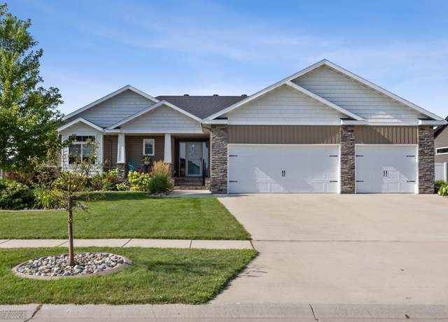Property at 4267 Ponderosa Pl S, Fargo, ND 58104, 5 beds, 3 baths