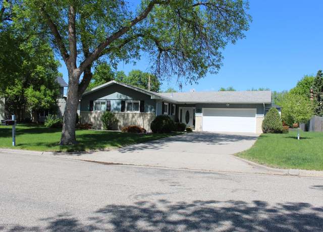 Property at 406 Horn Ave, Moorhead, MN 56560, 3 beds, 2 baths